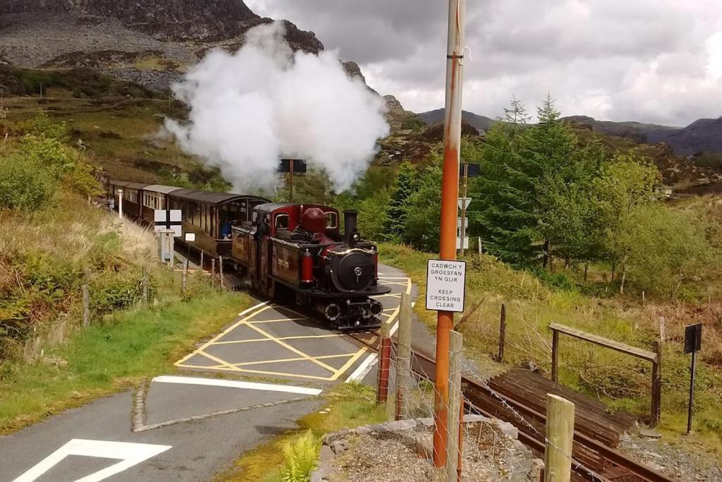 Mountain Walks Straight From The Doorstep Blaenau Ffestiniog Exterior foto